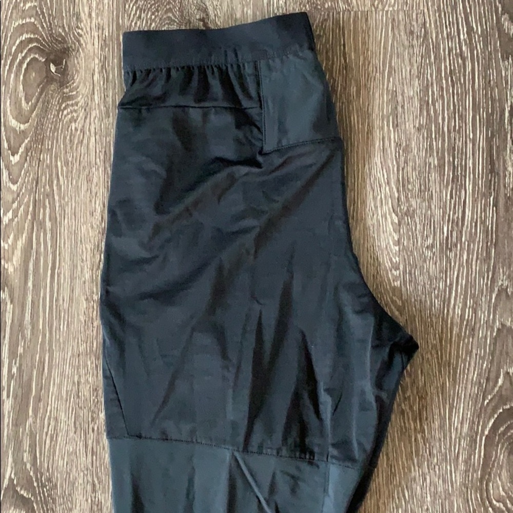 SOLD ✔️ Nike Dri-Fit Men’s Phenom Running Pants - Picture 6 of 7